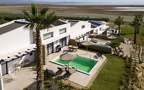 Flamingo View Suites & Villas